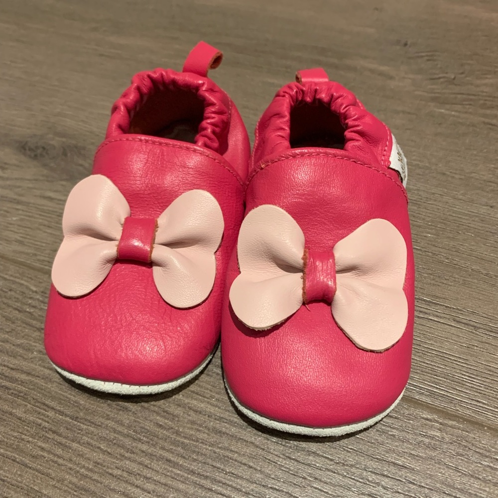 Baby girl soft sole shoes. Tickle toes. 12-18 m. EUC